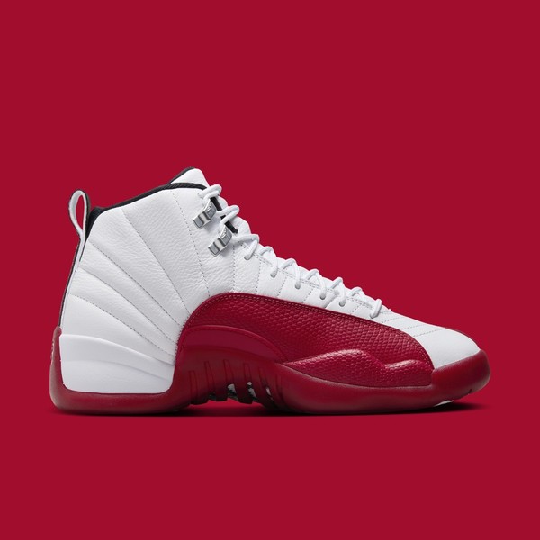 Red and deals white jordans 28